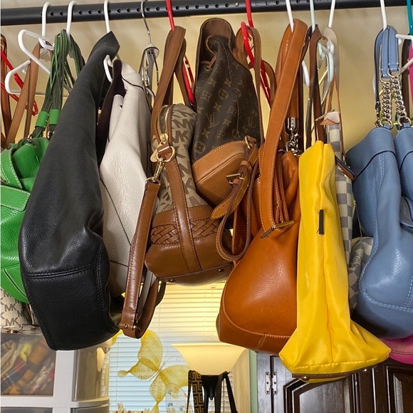 LIVE SHOW NOTIFICATION - Picture 1 of 1